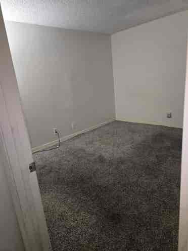 Affordable spacious bed&bath avail