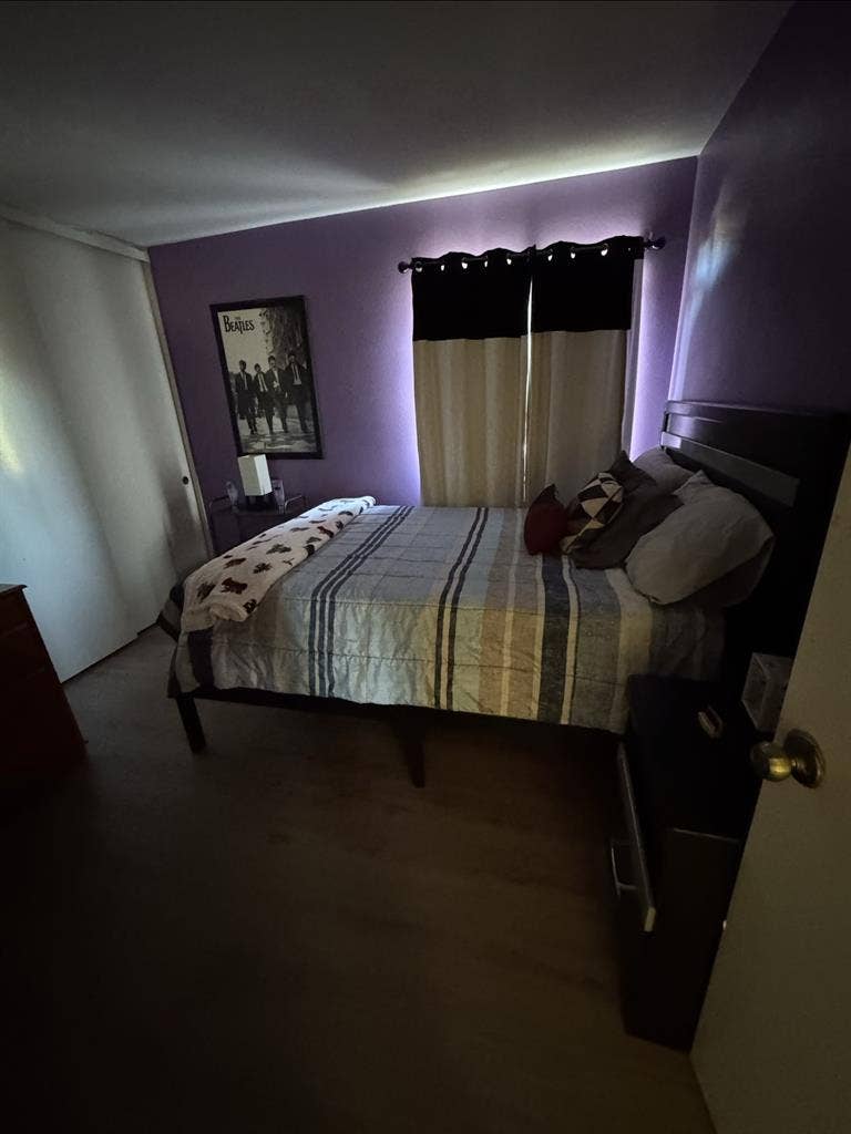 2 
Beautiful furnished bedroom