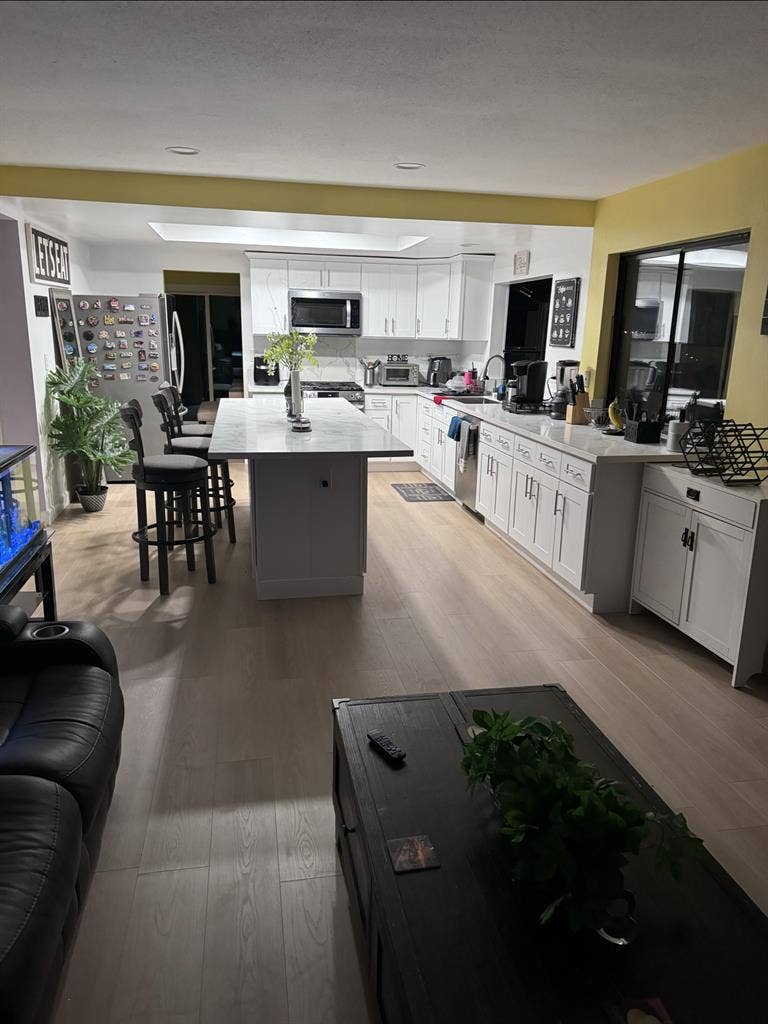 2 
Beautiful furnished bedroom