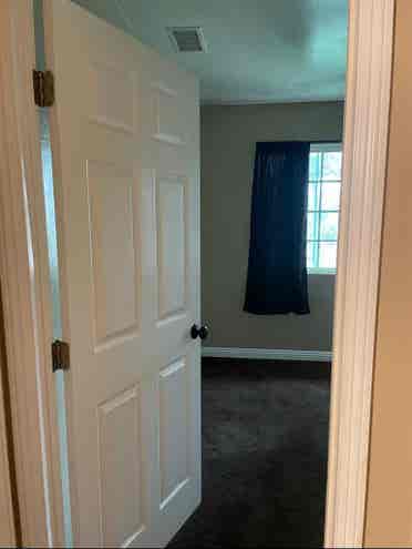 Looking for roommate starting Aug 1