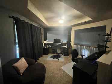 2 rooms available lots of amenities