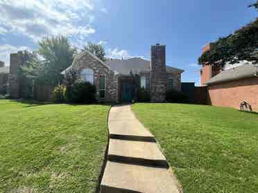 2 rooms available lots of amenities