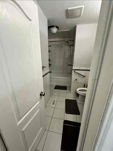 Master Bedroom- Town House For Rent