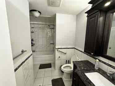 Master Bedroom- Town House For Rent