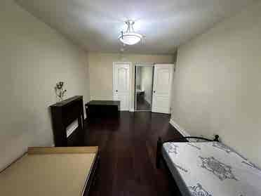 Master Bedroom- Town House For Rent