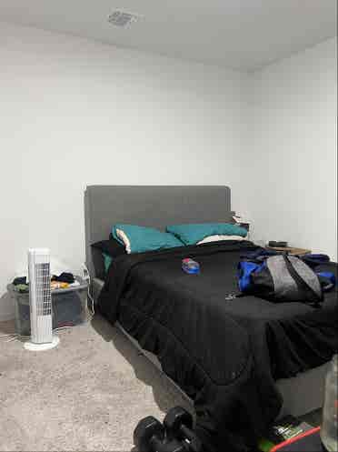 Room for rent Available now