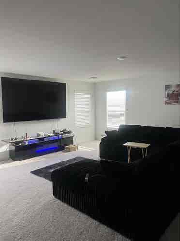 Room for rent Available now