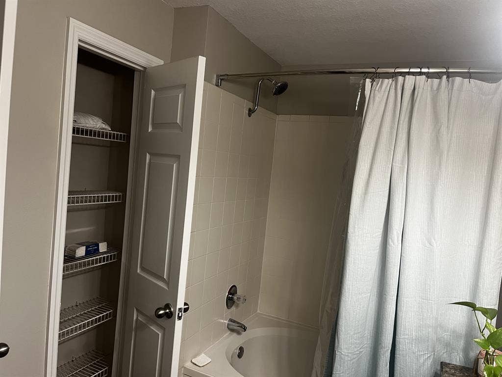 Private bedroom/bath for rent