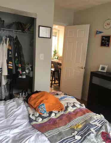 Private room for immediate move in