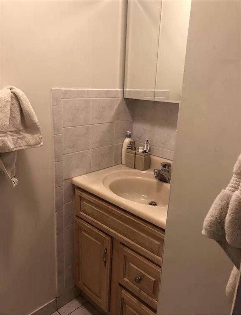Private room for immediate move in