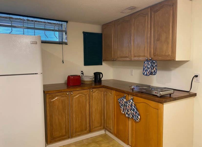Full furnished separate unit (rent)