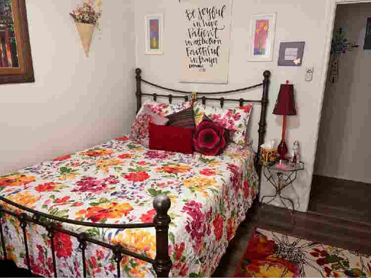 Room for Remt “FEMALES ONLY"