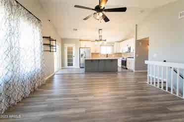 Furnished room for rent w/utilities