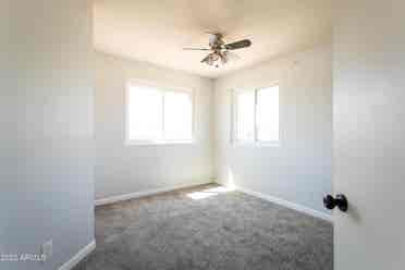 Furnished room for rent w/utilities