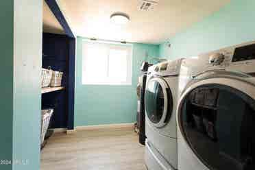 Furnished room for rent w/utilities