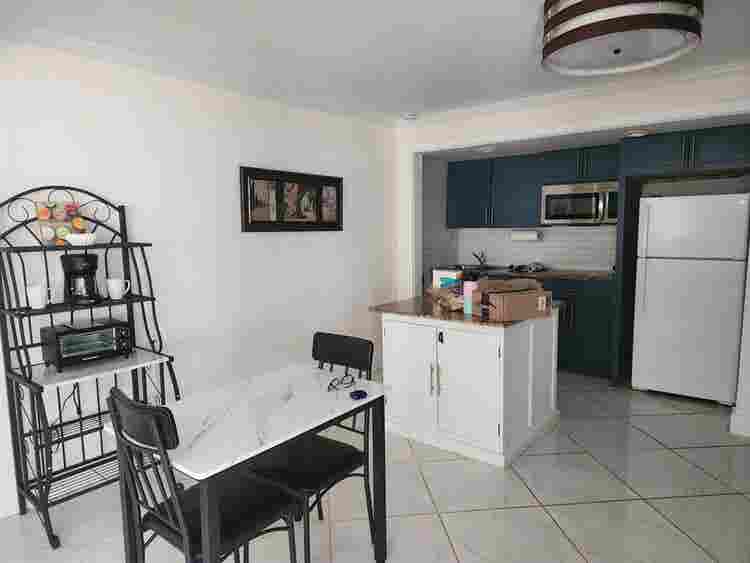 Nice Room in 2-bedroom Apartment