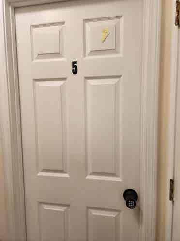 Lovely Room With TV & Security Lock