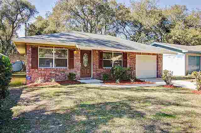 Fernandina Beach seeking roommate