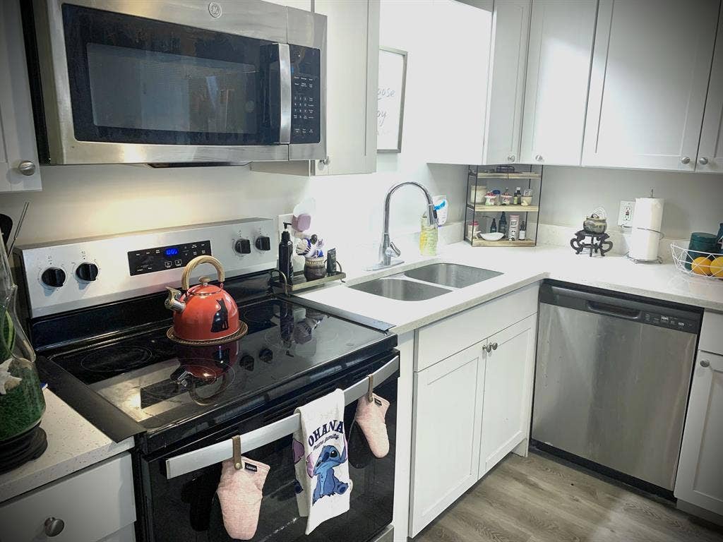 Fernandina Beach seeking roommate