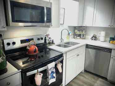 Fernandina Beach seeking roommate
