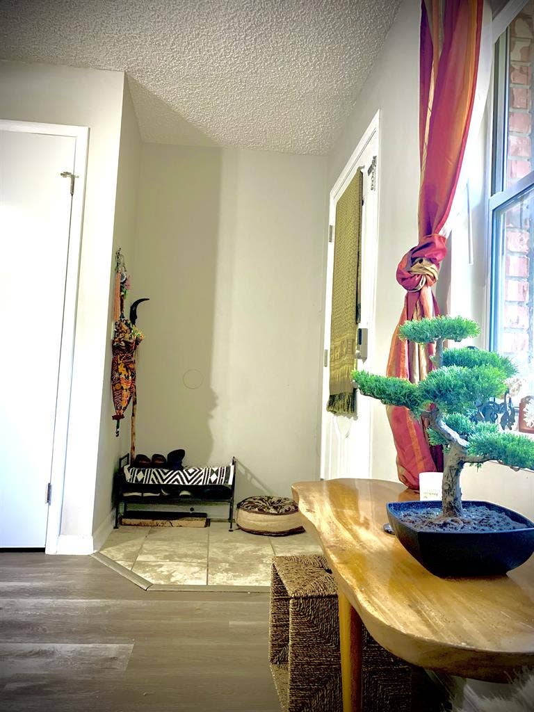 Fernandina Beach seeking roommate