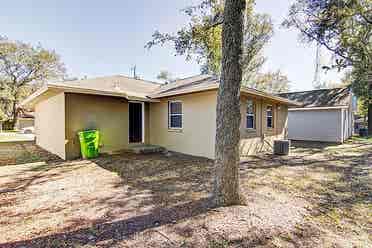 Fernandina Beach seeking roommate