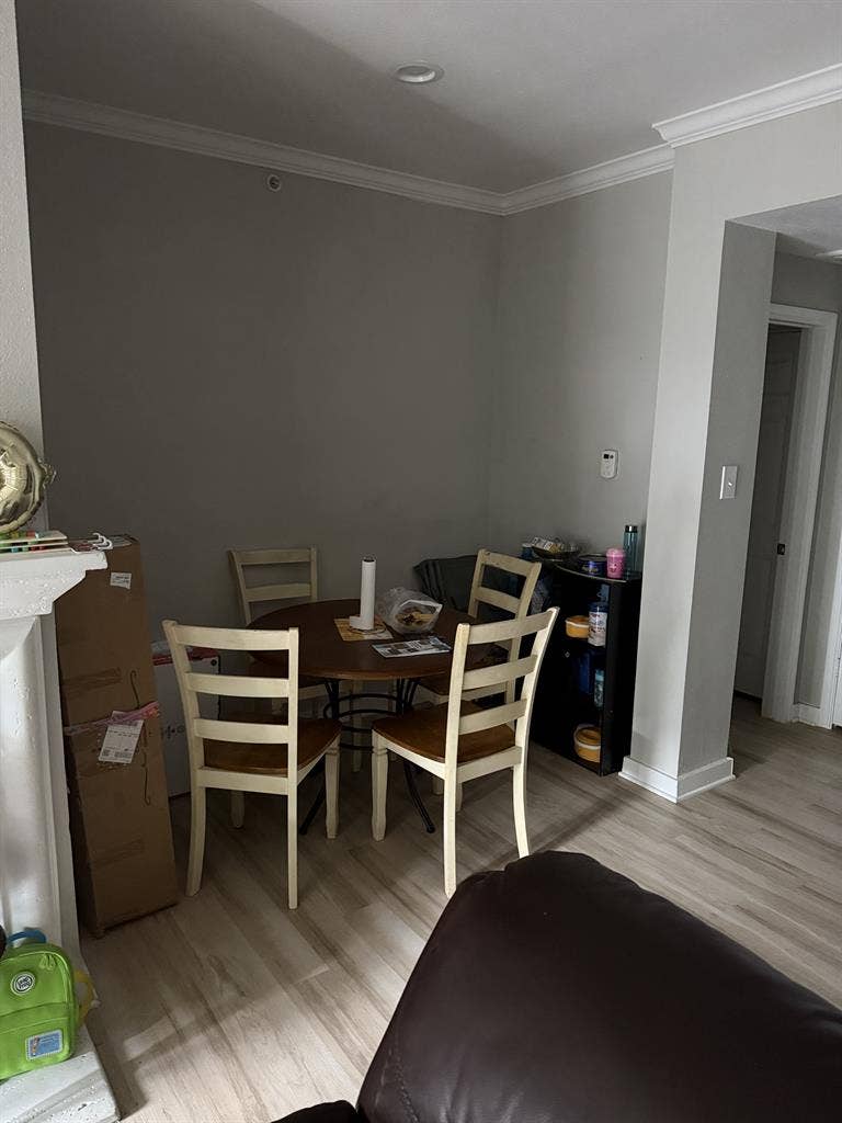 Looking for roommate +utls