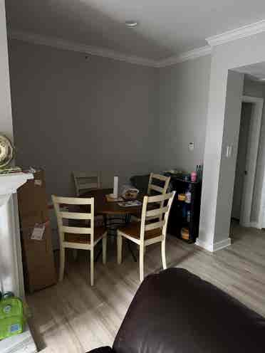 Looking for roommate +utls