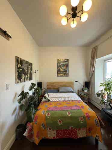 Room available in sun-filled apt!