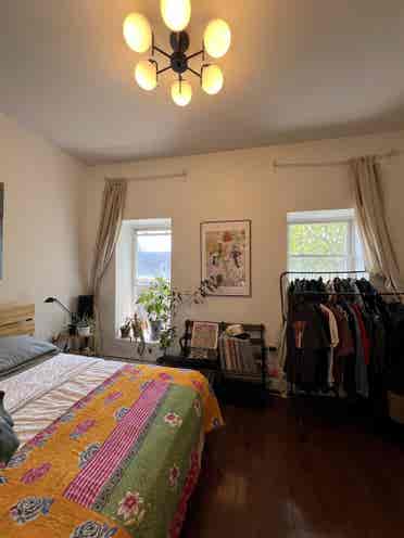 Room available in sun-filled apt!