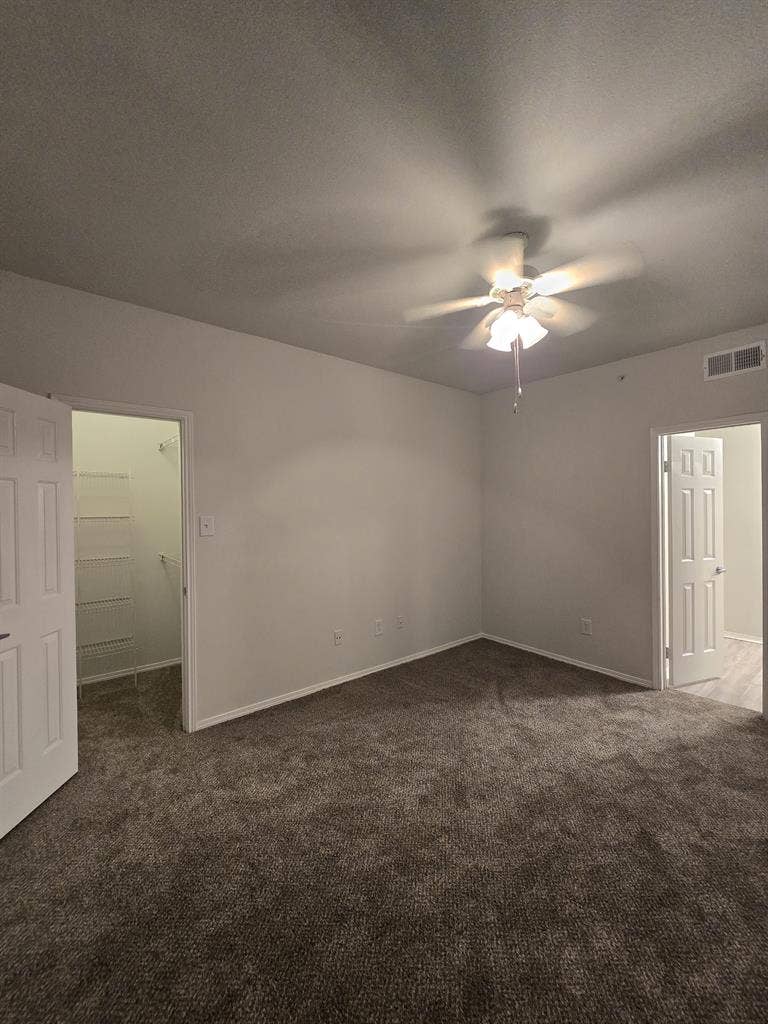 Roommate needed for bath