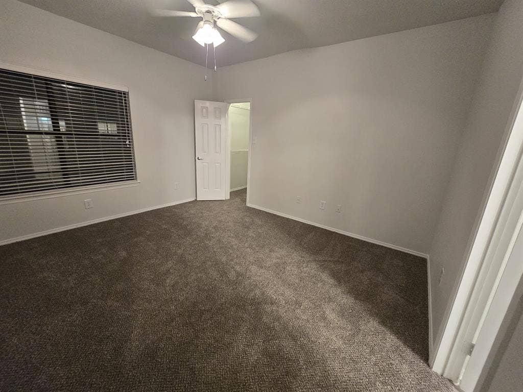 Roommate needed for bath