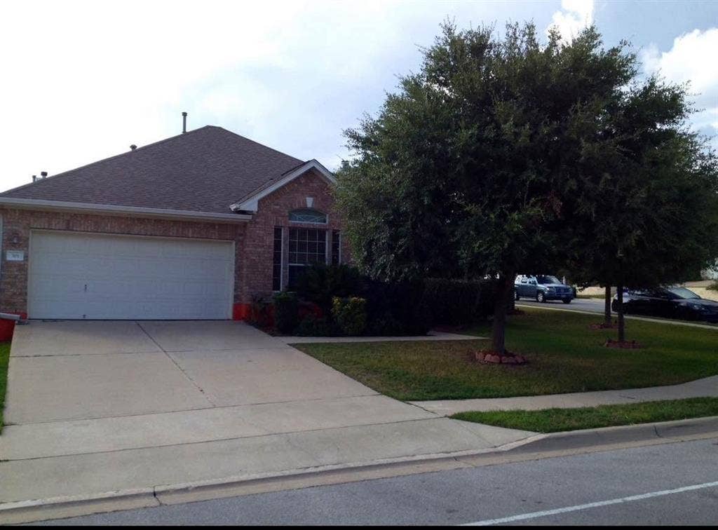 Room for rent in Cedar Parkk