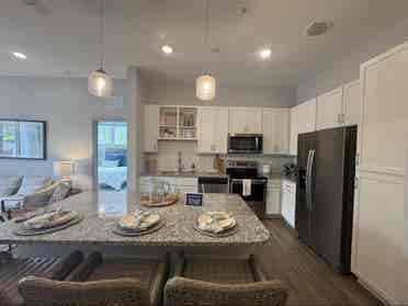 Looking for a roomie in fort myers