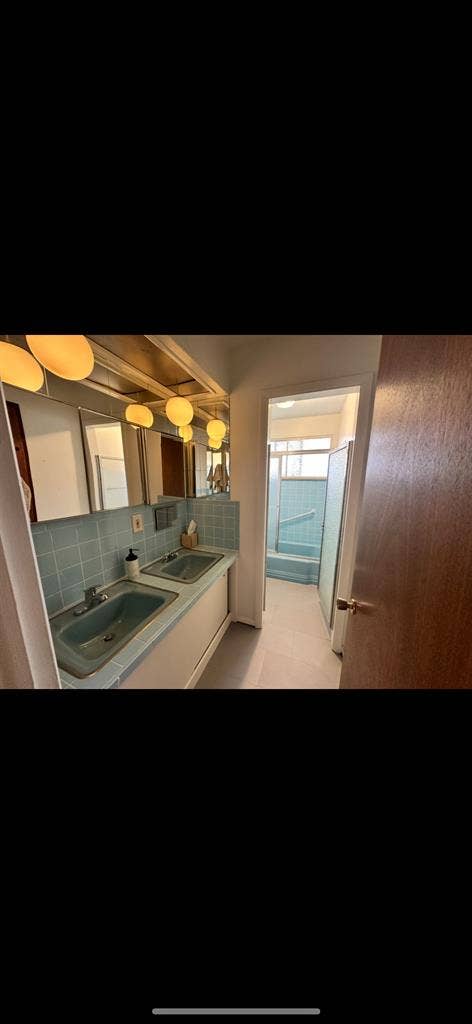 Room available in 5BR House