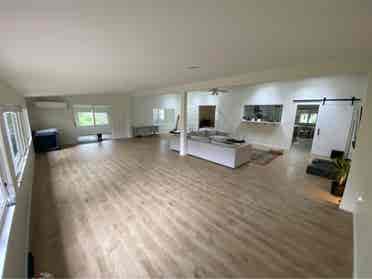 ROOMMATE WANTED! Master suite room