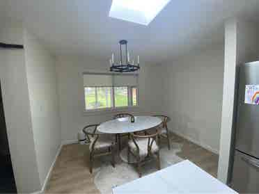 ROOMMATE WANTED! Master suite room