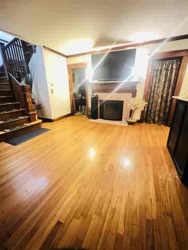 $1300 Incl. Utl.+WIFI+Laundry 