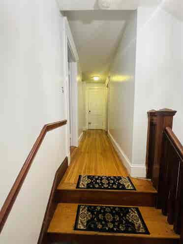 $1300 Incl. Utl.+WIFI+Laundry 