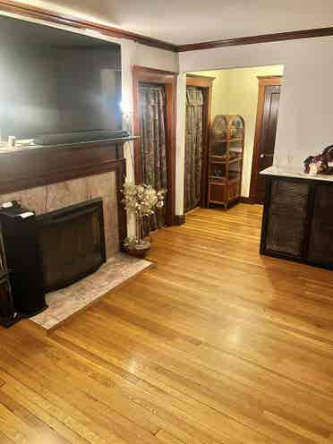 $1300 Incl. Utl.+WIFI+Laundry 