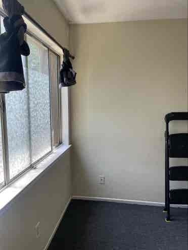 Room available in Lakewood