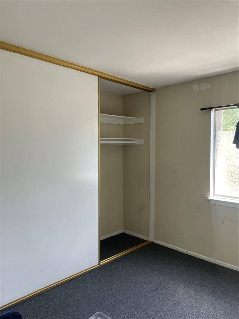 Room available in Lakewood
