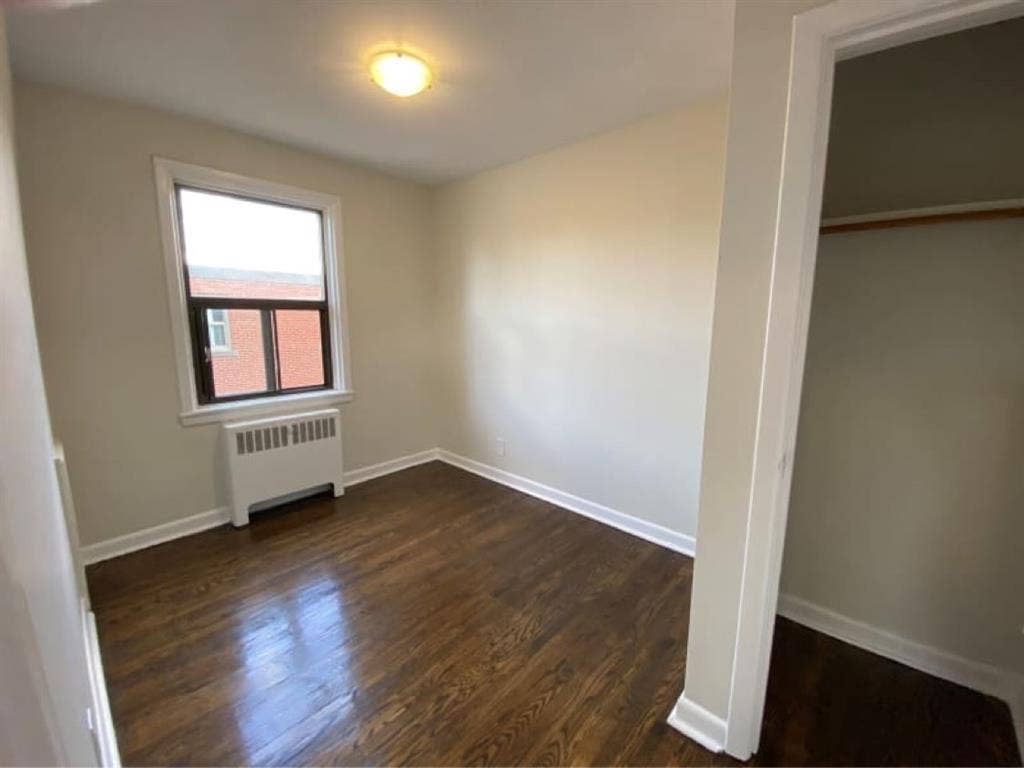 8 Grant Blvd