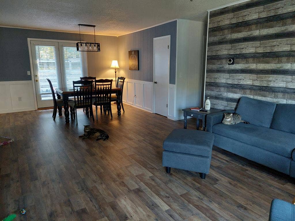 Room for Rent (Female Only)