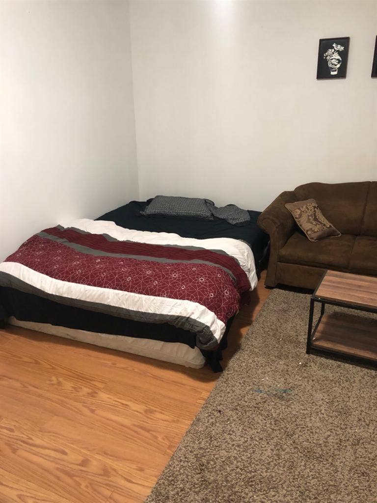 FURNISHED ROOMS - 3 MIN TO SQUARE 1