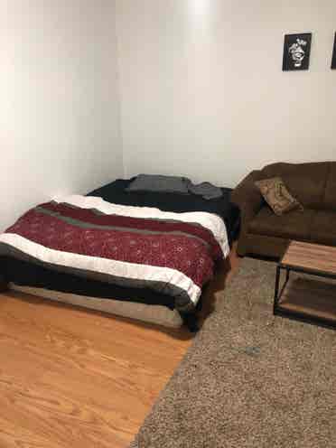 FURNISHED ROOMS - 3 MIN TO SQUARE 1