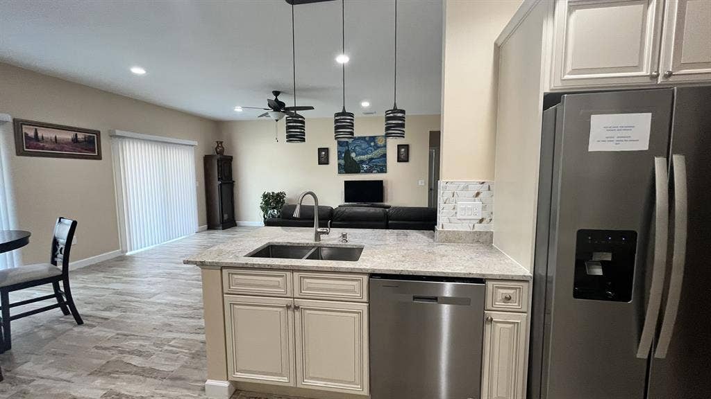 Private Bedroom in Palm Bay