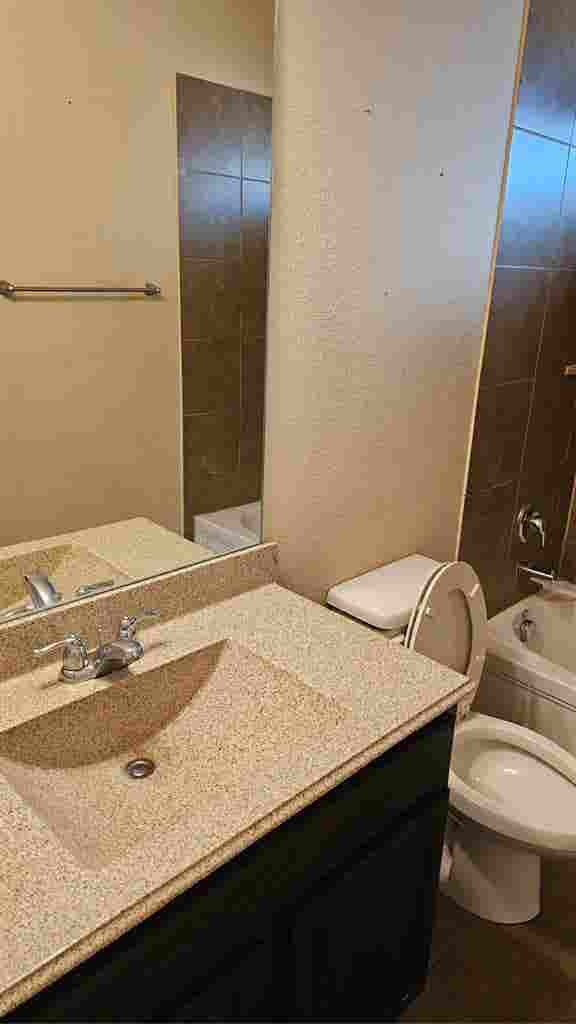 2 Rooms and Bathroom to Yourselff