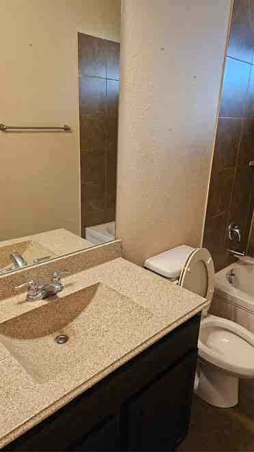 2 Rooms and Bathroom to Yourselff