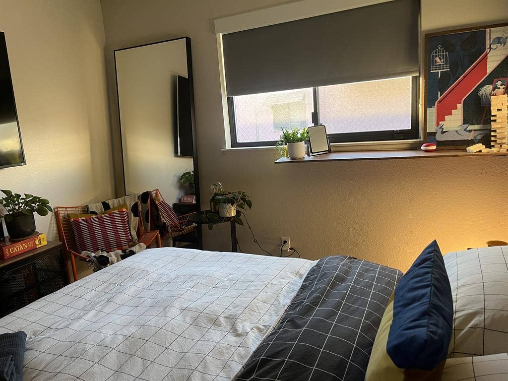 Furnished Room for Rent(NW)